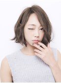 前髪アシンメトリーが可愛いボブ