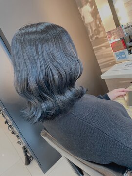 ソーホーニューヨーク 函館店(SOHOnewyork) くびれミディ/ブルーブラック/暗髪/透明感/20代30代/函館/五稜郭