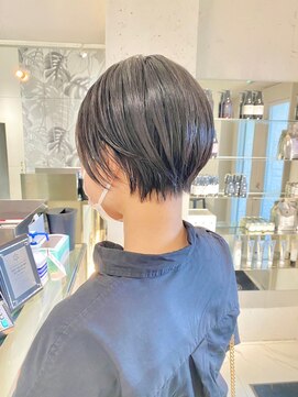 ラミ(L'ami) 大人ショートボブ/襟足すっきり/透け感地毛風カラー