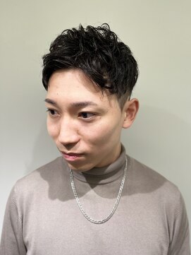 リバティシェアバーバー 銀座2nd(LIBERTY SHARE BARBER) くせ毛を生かしたツーブロショートスタイル