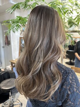 ロア インターナショナル 新宿店(LoA International) Balayage / ombre / long layer/ curtain bangs / English