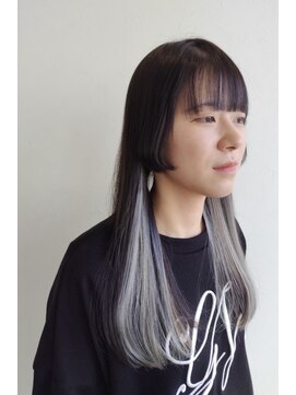 イタクラ 赤道店 (ITAKURA) ホワイトシルバー×インナーカラー