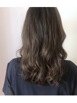 スノードロップ 荻窪(Snowdrop)&nbsp;ミディアム、コテ巻きスタイル