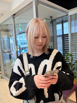 ソワンドゥ ブレス カルム 西中島店(soin de brace calme) ホワイトベージュ×顔周りレイヤー