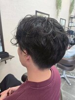 バセット バイ アルター 鎌取店(basset by aL-ter)&nbsp;刈り上げセンターパート/波巻きツイストスパイラル/鎌取
