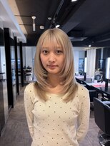 アンドバイモードケイズ (and by MODE K's)&nbsp;ホワイトベージュ・レイヤーカット