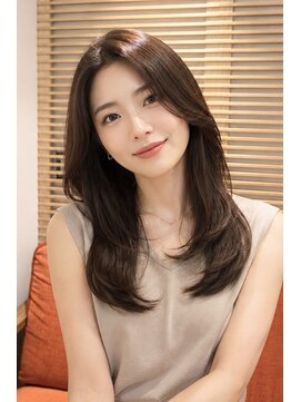 オアシスアヴェダ ザ・ペニンシュラ東京(OASIS AVEDA) セミロングレイヤー・艶髪髪質改善・モカブラウン・日比谷30代