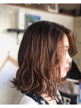 トリップ ヘアーメイク シークレットハイライト＆切りっぱなしボブ