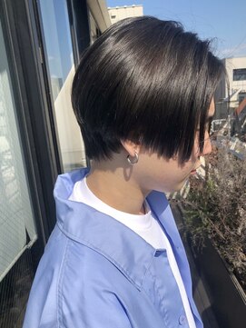 ベチカ(vetica) 柔らかなハンサムショートスタイル