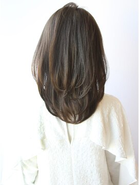 アフロート ルヴア(AFLOAT RUVUA) 【30/40/50代人気♪ふわっと頭の形も綺麗★レイヤーカット】京佳