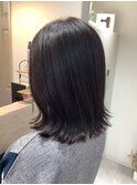切りっぱなしミディアムボブ　Ayame