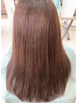 カットハウス はさみの部屋 透け感ベージュカラー