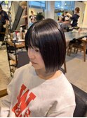 内巻きボブ　レイヤーカット　ツヤカラー　ぱっつん