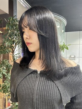 ヘアーアンドメイク ビス(HAIR&MAKE bis) コリアンブラック×レイヤーカット♪【唐木彩華】