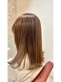 ヘアケア ラウンジ(hair care LaUNGE)&nbsp;セミロングスタイルは毛先を外ハネにして遊び心をプラス。