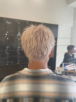 ステーションビューティ(Station Beauty)の写真/迷ったらおまかせ！メンズカットをかっこよく、炭酸スパで頭皮もスッキリ体験♪