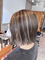 ヌーバイアンドライフ(NU. by and life) 20代/30代/切りっぱなしボブ/ヘイリーボブ/ベージュハイライト/