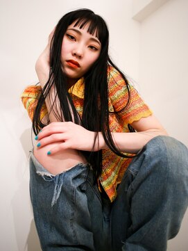 トゥコ(tuco) 黒髪 ロング ぱっつん ぱっつん前髪 個性的 モードカジュアル