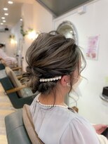 ビィーワンイースト(Be 1 EAST)&nbsp;柔らかウェーブシニョン【希望が丘/Be-1】