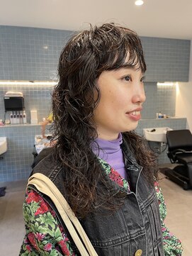 ナループロア ハチ(Nalu pu loa hachi) レイヤーパーマ/ニュアンスパーマ/ウェーブパーマ