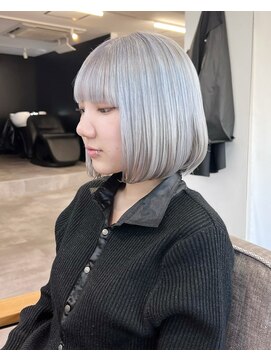 ミュラ(mulah) ハイトーンカラーホワイトシルバー＊内巻きボブ艶カラー/明大前