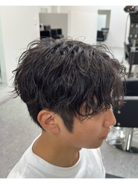 ブライト(BRIGHT) センターパートツイストスパイラルパーマ