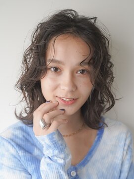 ワン 川崎(ONE) オリーブベージュ/ウェットヘア /レイヤーカット /川崎