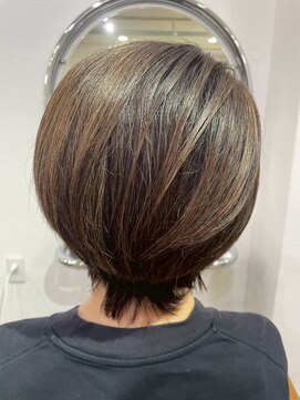 ビィーワンイースト(Be 1 EAST) 前下がりボブ