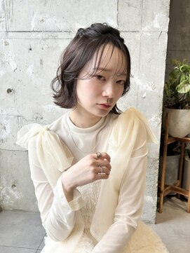 抜け感ハーフアップスタイル