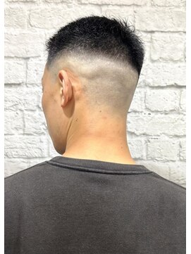 グレイスフル バーバープラチナム 六本木店(Graceful Barber platinum) スキンフェード×大人ショート