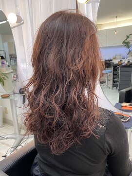 カシー(Casii) ロングレイヤー パーマスタイル
