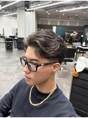 テーパーフェードショートセンターパート