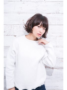 ミュリール(MiULiiR) [miuliir]ランダムウエーブのひし形ショートボブ