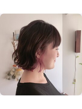 ノエル(Noel) ぱつんとボブ・インナーカラーバイオレット