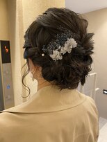 ブリス(VLISS) 編み込みアレンジ_シニヨン