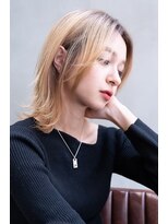 メーヴェ(Mowen) mowen 南堀江　オリーブカラー×ゆる巻きミディ×透明感カラー