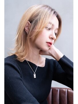 メーヴェ(Mowen) mowen 南堀江　オリーブカラー×ゆる巻きミディ×透明感カラー