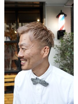 バーバー ヤマミチ(BARBER YAMAMICHI) ＜理容室＞ツーブロック　アップバンク　ハイトーン