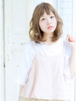 大人かわいいグレージュカラーゆるふわミディ