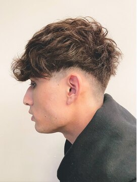 ブロッサム ひばりヶ丘(Blossom) ワイルド/アップバング/セミウエット/短髪/フェード