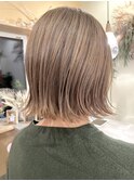 透け感ベージュ