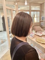 エイミーバイアフロート(amie  by afloat)&nbsp;白髪ぼかしのお洒落ハイライト×ボブ