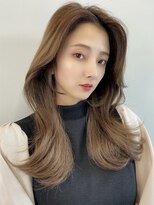 アイヴィー(IVY) 小顔に見せる韓国ヘア 流れる顔まわりカット 透明感カラー