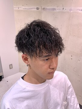 フランクスバーバーザスタンド(Frank’s barber the stand) スペインカール/スパイキーショート/フェザーパーマ/飯田橋トF