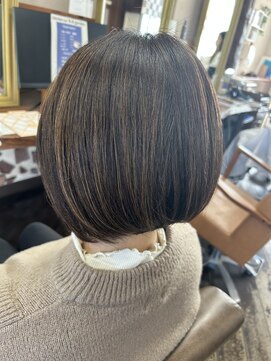 アート(art) 白髪ぼかしハイライト／ボブ