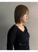 顔まわりレイヤーの大人ボブスタイル