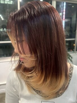 イリ 梅田(ili) ハイライトカラーミルクティーベージュレイヤーカット