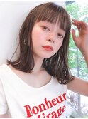 Say.ミディアムホワイトグレージュミニウルフぱっつん前髪表参道