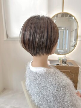 ザシー オモテサンドウ(The C) 20代30代40代ナチュラル大人可愛いレイヤースタイル