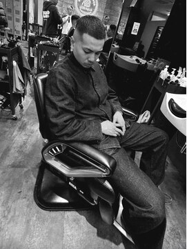 フランクスバーバーリベラルド 横浜(FRANK'S BARBER LIBERALD) メンズメンズカットブリーチR